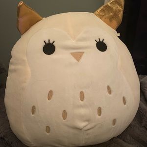 Vee the owl squishmallow